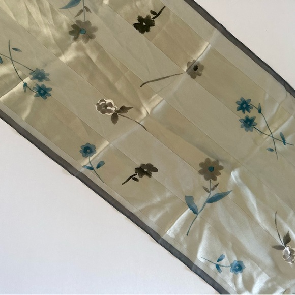 100% Silk Elaine Gold for Collection XIIX ltd Sheer Floral Rich Scarf - Picture 5 of 8